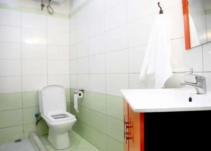 The Bllok Spot شقة تيرانا