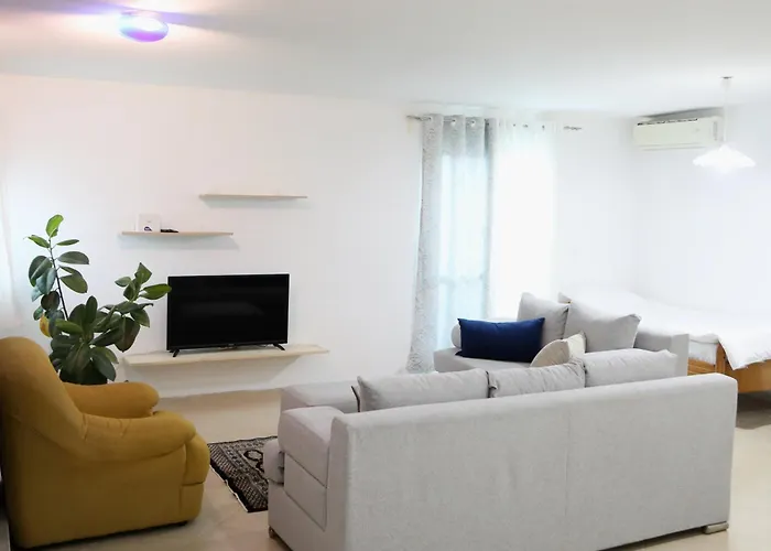 The Bllok Spot Apartmán Tirana